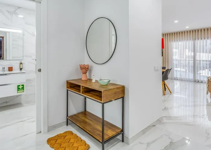 Apartment Sublime And Bright 2 Bdr By Lovelystay