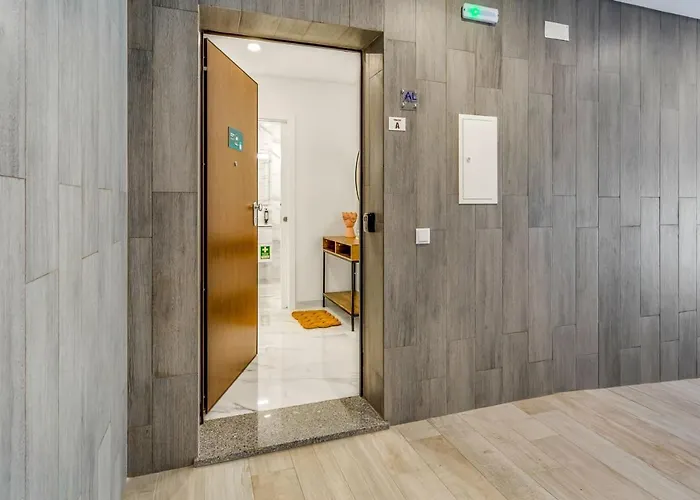 Sublime And Bright 2 Bdr By Lovelystay Картейра